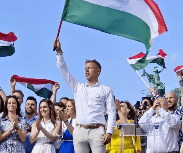 Miért lett Magyar Péter a politikai támadások kereszttüzében? – Kormány- és ellenzéki média egyaránt célkeresztbe vette a TISZA Párt elnökét