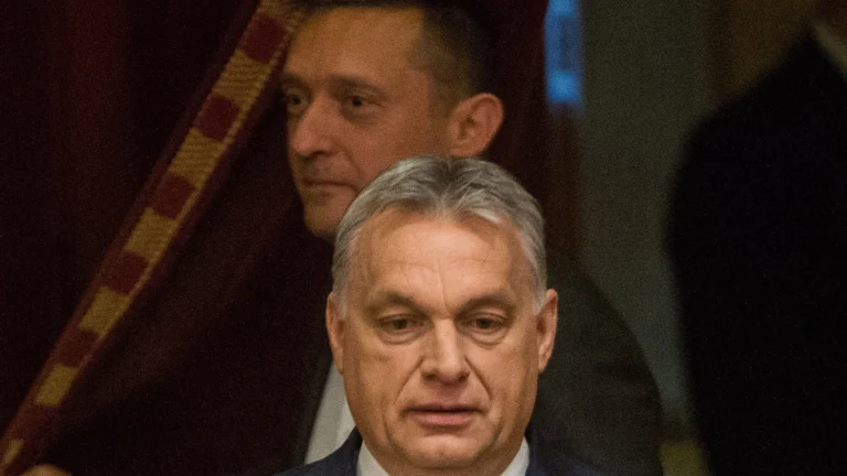 Orbán Viktor végjátéka: a megfáradt „utcai harcos”, aki nem veszi észre, hogy közeleg a bukása