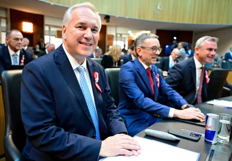 Orbán Viktort fogadja elsőként az osztrák parlament új elnöke, akit több zsidó szervezet is kritizált