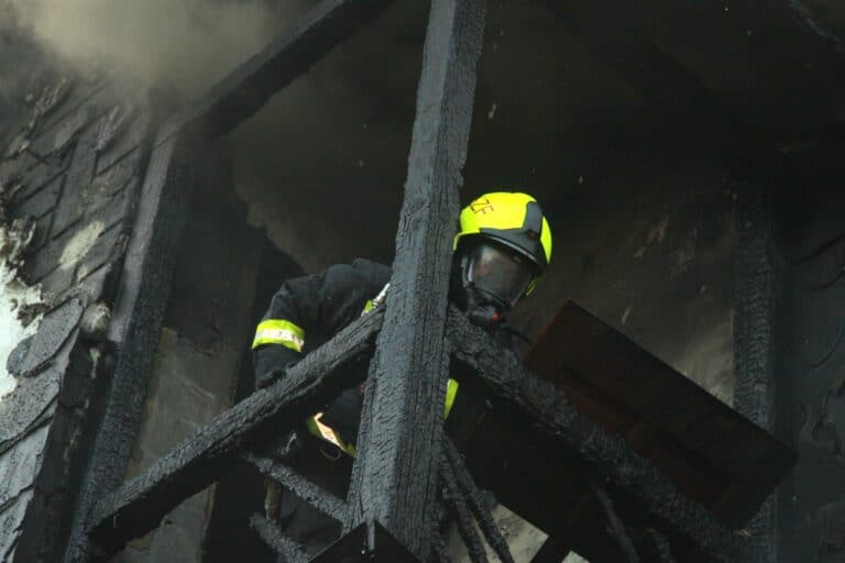 Tűz ütött ki egy családi ház tetőterében Mátraverebélyben