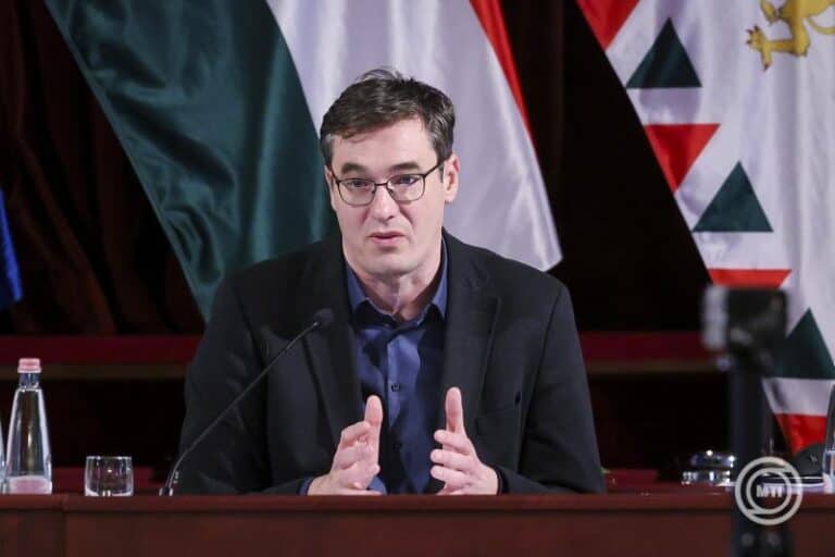 Karácsony Gergely: ha a kormány nem tekint el a szolidaritási hozzájárulás egészének befizetésétől, akkor Budapest közlekedése nem tíz percre fog leállni