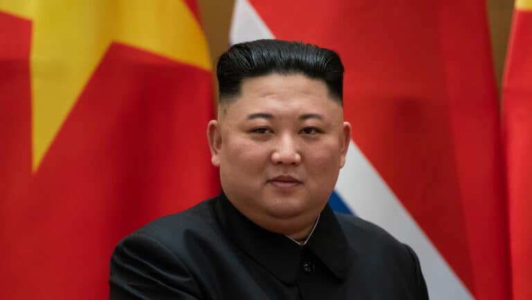 „Orbán Viktor az új Kim Dzsongun? Észak-Korea példaképként ünnepli a magyar miniszterelnököt”