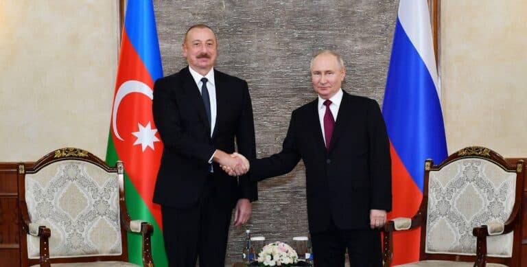 Azonnali felelősségvállalást követel az azeri elnök Oroszországtól