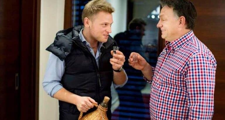 Magyar Péter: Valljon színt Orbán Viktor Tiborcz István szerepéről és a minisztériumi épületek sorsáról