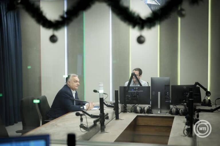 Jobbik: „Aki a hatalomért és pénzért bármire képes, abban sose szabad megbízni” – Reagálás Orbán Viktor rádiós interjújára