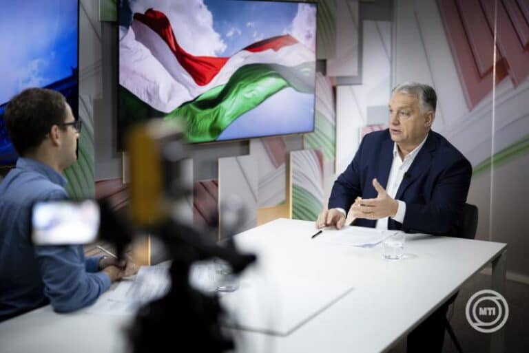 Tényleg nagy lehet a baj, Orbán Viktor interjút ad Rónai Egonnak