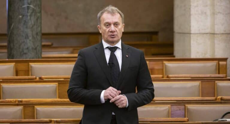 DK az üzemanyagáremelés visszavonását követeli