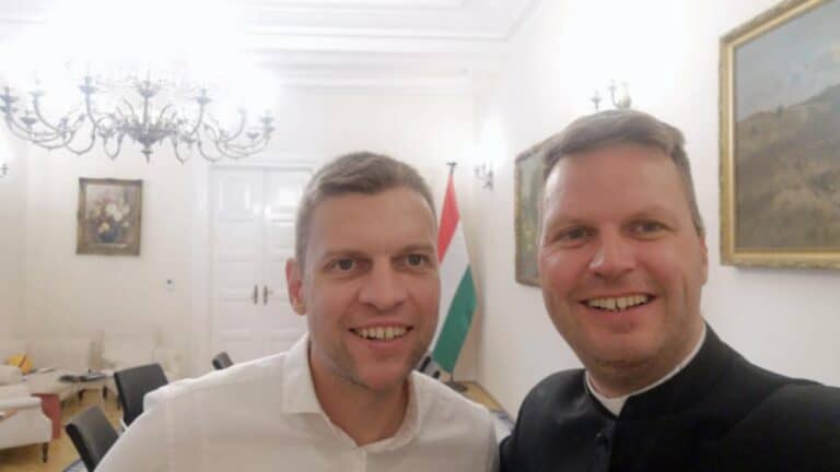 A magyarok kiábrándultak: alig páran támogatják az állam és az egyházak összefonódását