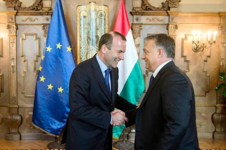 Magyar Péter: Orbán Viktort hosszú éveken át a Liberális Internacionálé és személyesen Soros György pénzelte