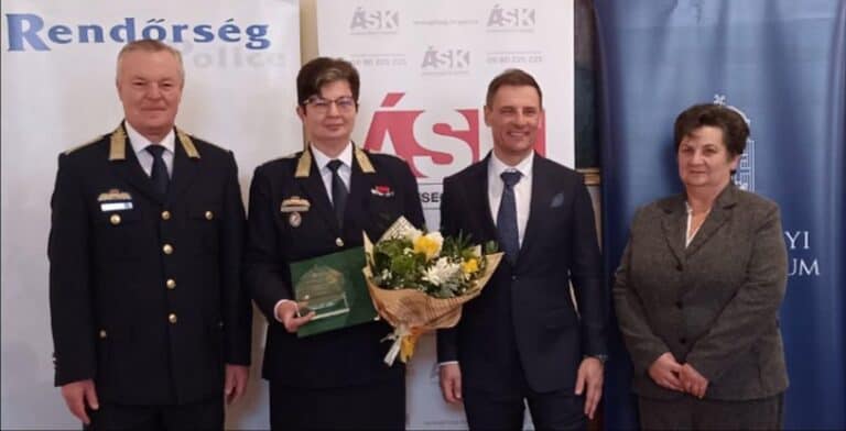 Rangos elismeréssel díjazták a nógrádi dandártábornok áldozatsegítő munkáját