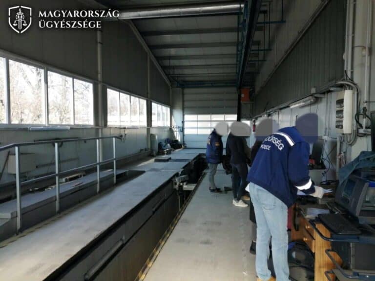 Kenőpénzért képszerkesztővel kozmetikázott autók is műszakit kaptak a rétsági vizsgaállomáson