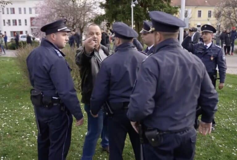 Bilincsbe verve vitték el a rendbontót Magyar Péter körmendi rendezvényén