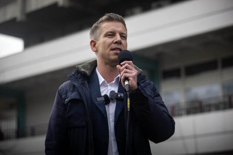 Magyar Péter egyéniben indul az országgyűlési választásokon és „egy az egyben” kihívta Orbán Viktort