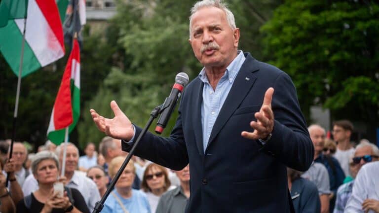 Bencsik András aggódik: a jobboldal nem tud mit kezdeni Magyar Péterrel