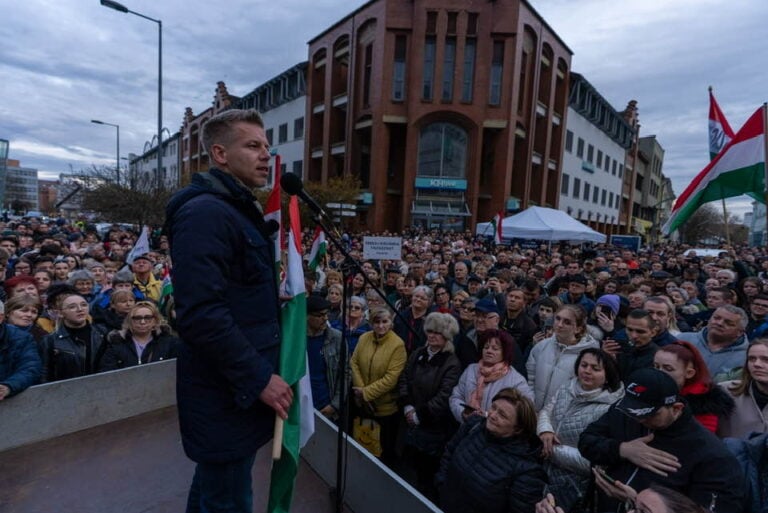 Magyar Péter: fiatalok, merjetek külföldön élni – de ne felejtsétek el, honnan jöttetek!