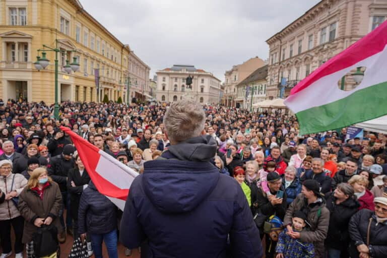 Magyar Péter és Orbán Viktor ütközése: éles kritikát fogalmazott meg a TISZA Párt elnöke
