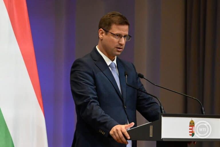 Gulyás Gergely: Egy híd lezárása Budapesten több százezer ember életét nehezíti meg hétről hétre