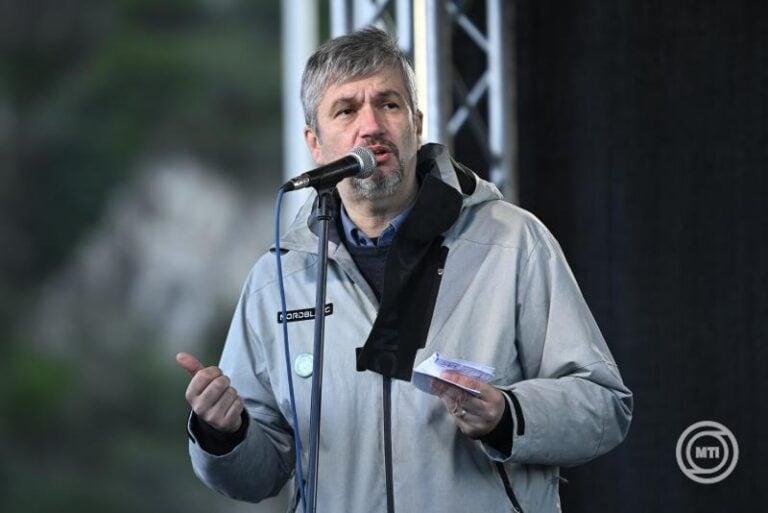 Hadházy Ákos: lépésről lépésre lebontjuk a diktatúrát