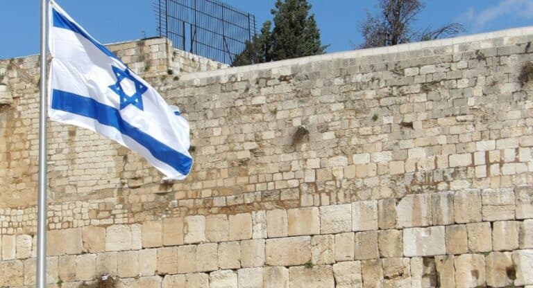 Izraelben két percre megállt az élet