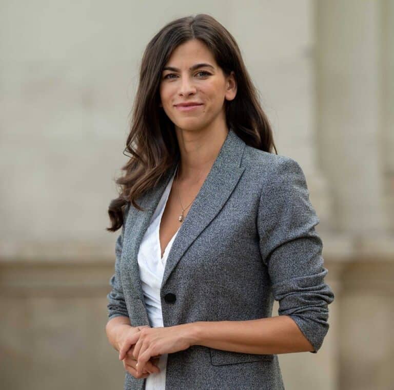 Szentkirályi Alexandra Facebook-posztban ment neki a balliberális szivárványkoalíciónak és Kollár Kingának