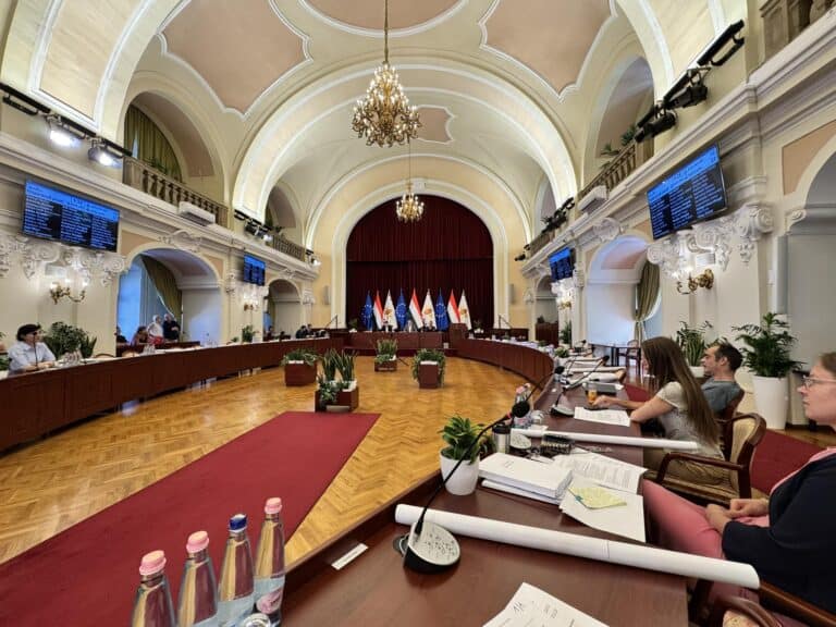 Déri Tibor: A Tisza gyáva módon megfutamodott, a Fidesz kottájából játszanak