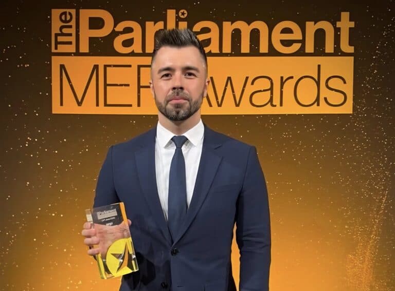 Kulja András lett az „Év európai parlamenti képviselője” – történelmi elismerés a TISZA Pártnak