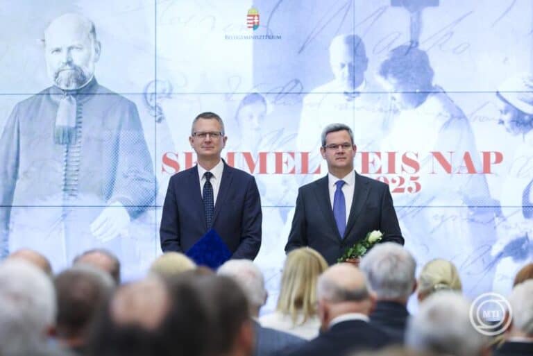 Rétvári Bence: az orvosok, ápolók munkája példaértékű szolgálat