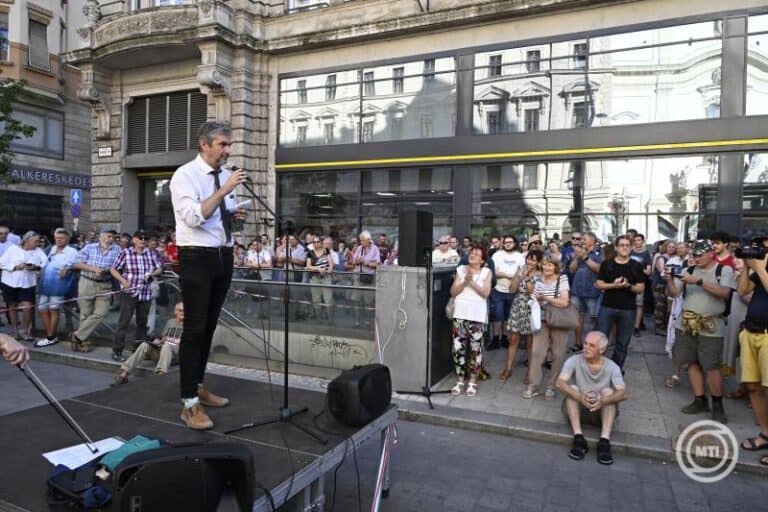 Hadházy Ákos: a magyar ellenzék végre legyen büszke