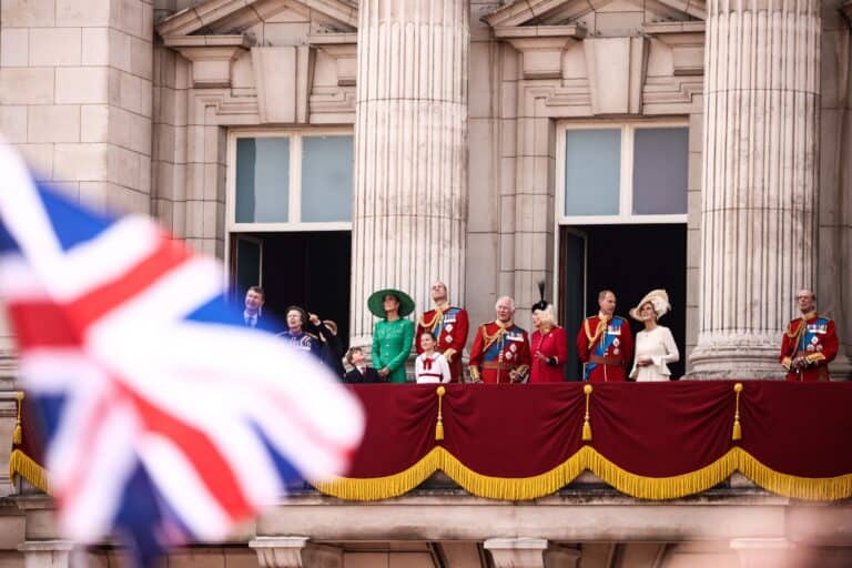 Megválik különvonatától a brit királyi család