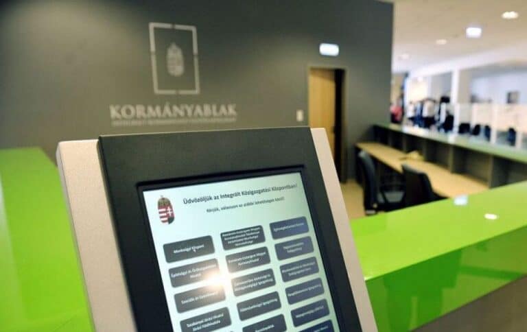 Szünetel hétfőn az okmányokkal és járművekkel kapcsolatos ügyfélkiszolgálás a kormányablakokban