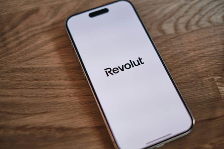 Azonnali hatállyal beszüntette kriptoszolgáltatásait a Revolut Magyarországon