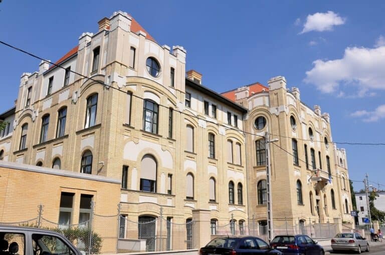 Itt az első, Polt utódja által elsikált mocskos ügy – Hadházy Ákos szerint nem nyomoznak az Uzsoki VIP-részleg botrányos ügyében