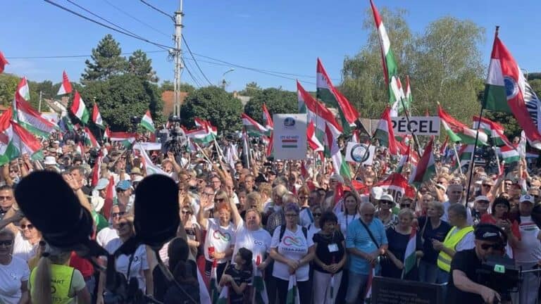 Bejött Magyar Péter számítása, és Kötcsén elvitte a figyelmet Orbán Viktorról