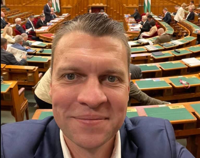 Menczer Tamás új kifejezést dobott be, miközben a megtorlásokról beszélt: „És ez hogy fog tetszeni, gyűlölethuszárok?”