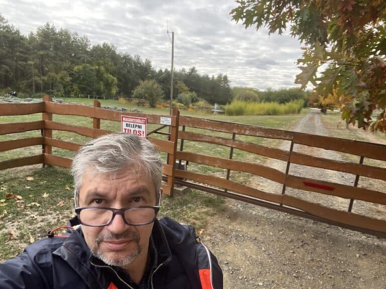 Hadházy Ákos: Szirákon van luxusingatlana a kormányzati bulvár vezetőjének