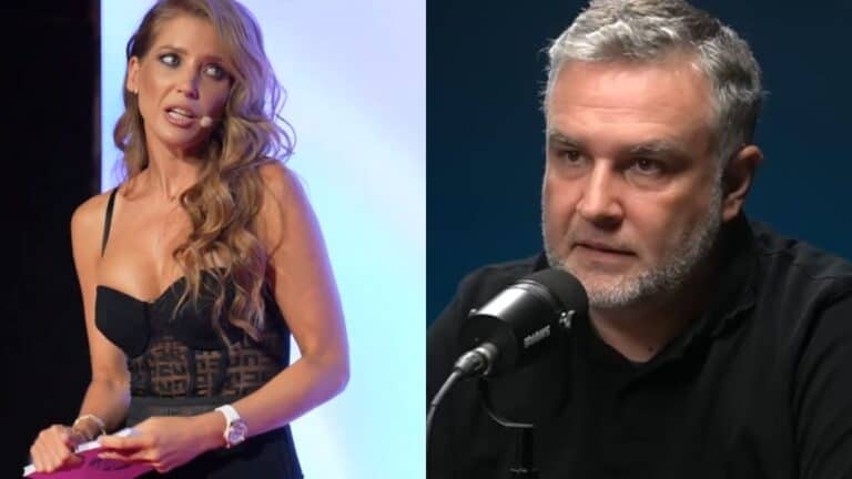 Rövidnadrágos nő és férfi beszélget egy rádióműsorban, megbeszélés, interjú, televíziós felvétel.