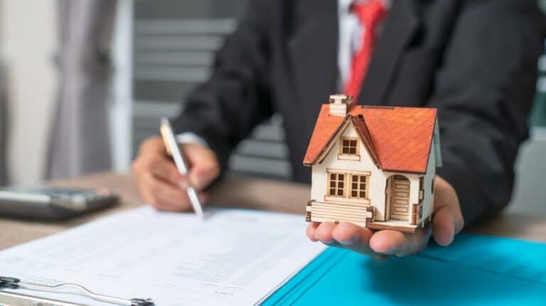 Ingatlan vásárlás, ingatlanbefektetés, ház adás-vétel, otthon vásárlás, ingatlan értékbecslés, ház árverés, ingatlan piac, ingatlan szakértő, lakáskeresés, ingatlan jog Szolgáltatás, ingatlan tanácsadás, pénzügyi tervezés, ingatlan ügynökség, ház építés műszaki ellenőrzés.