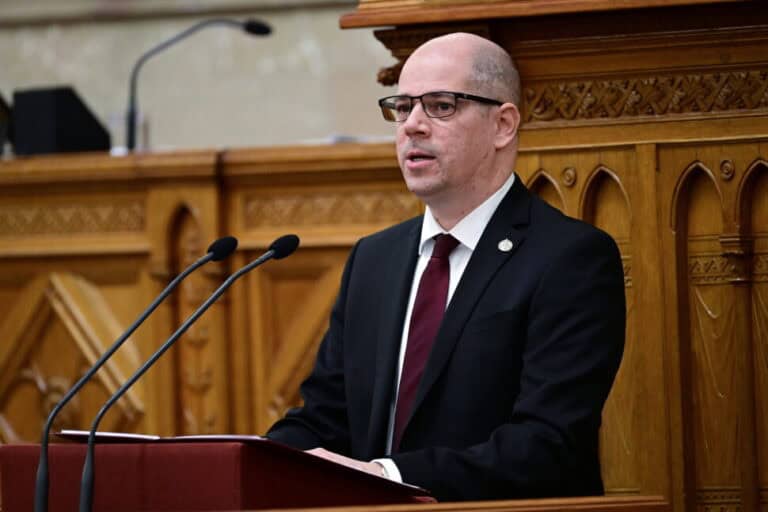 Az ügyész hangsúlyozza az adatfoglalás fontosságát az MNB-ügyben.