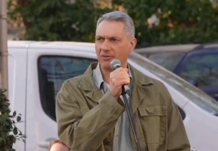 Az esemény Balatonbogláron, Lázár János durva bekiabálásával.