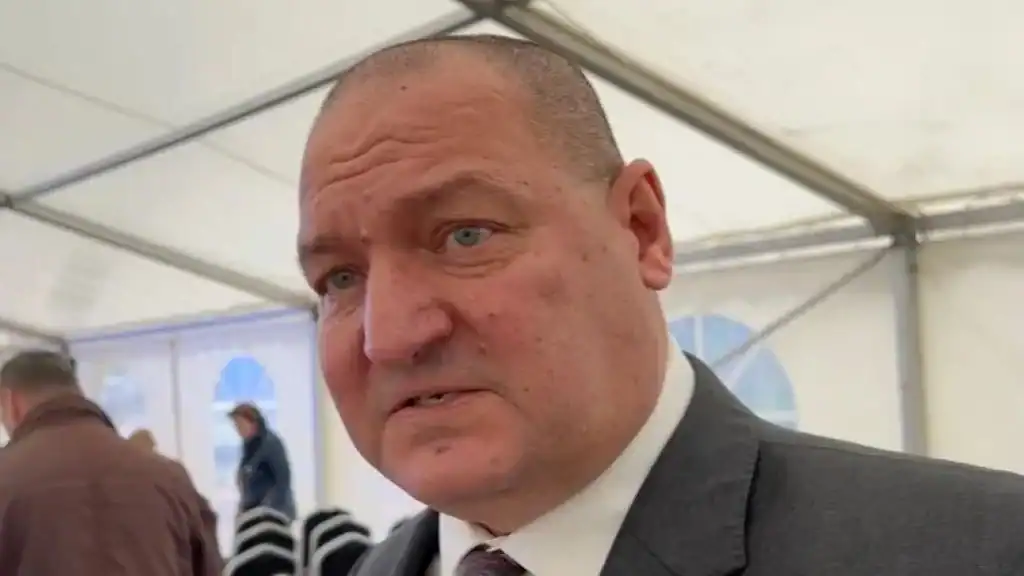 Németh Szilárd lánya Malajziában lett konzul, Hadházy Ákos szerint ez problémát vet fel.