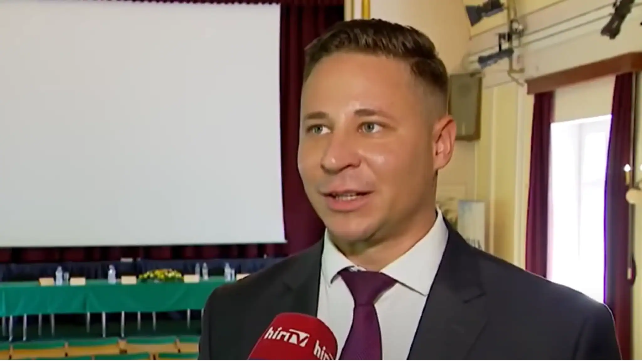 Schadl György 16,5 millió forintért vásárolt luxuskarórát egy exkluzív eseményen.