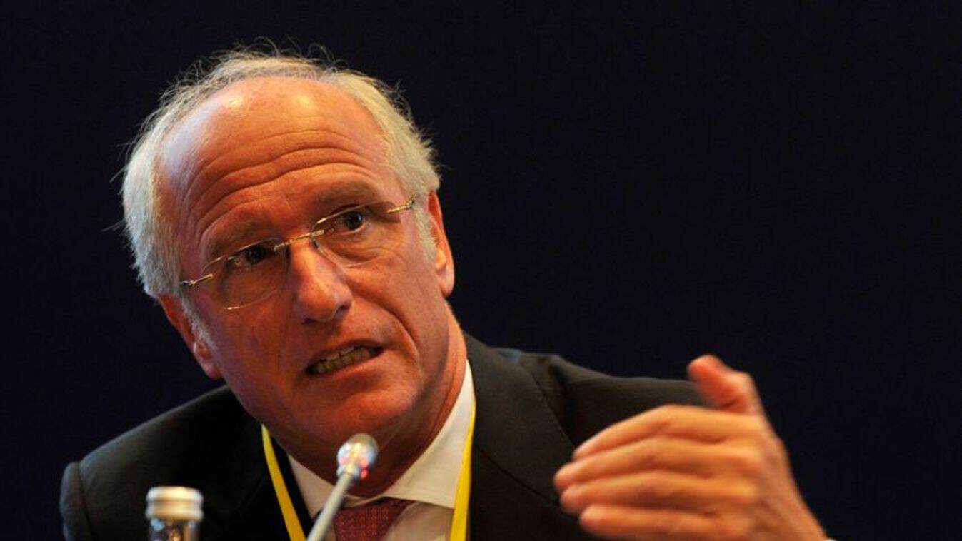 Surányi György a magyar gazdaság válságáról és a kormány gazdaságpolitikájáról beszél.