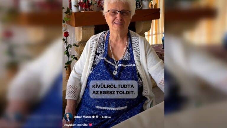 Édesanyja Orbán Viktornak, aki a kampány végén szerepel a képen.