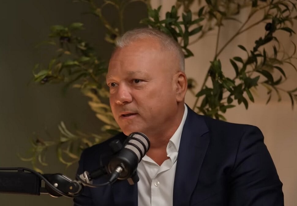 Balogh Levente, magyar politikus, beszél a kormány uniós politikájáról egy interjú során.