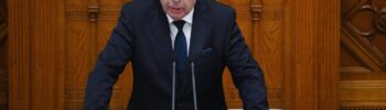 Aldal a magyar parlamenti beszéd közben.